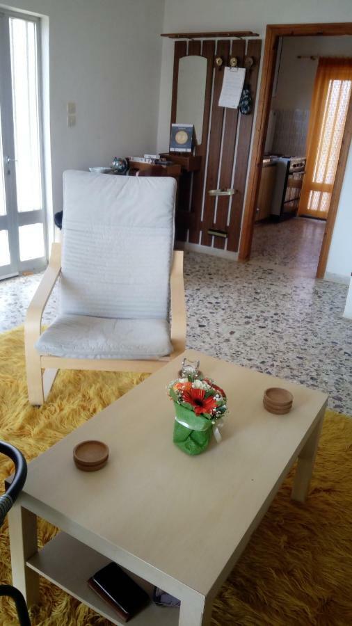 To Spiti Stin Aliki Apartment Artemida  Bagian luar foto